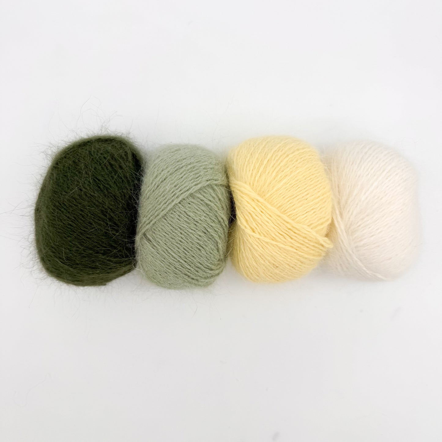Fluffy angora garn i farven Forest Green – AKW Skala B luksusgarn fra A Knitters World