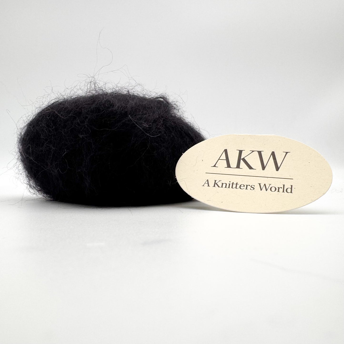 Mohair Sport garn i farven Black – Superkid Mohair og silke fra A Knitters World