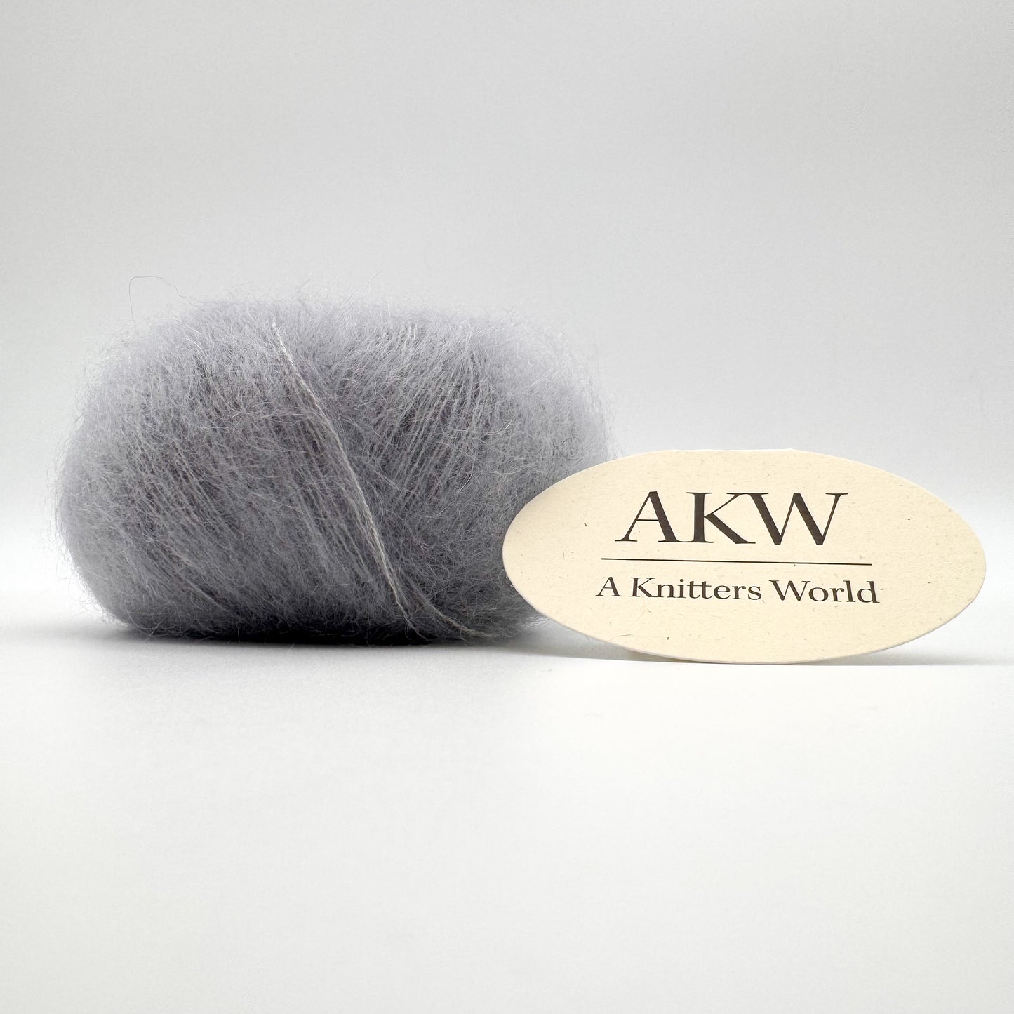 Mohair Sport garn i farven Dolphin Grey – Superkid Mohair og silke fra A Knitters World