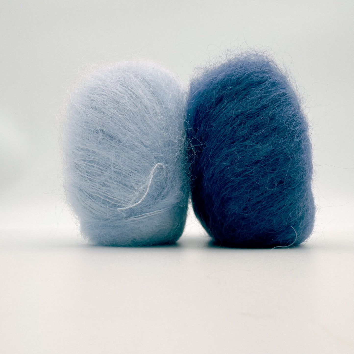 Mohair Sport garn i farven Jeans Blue – Superkid Mohair og silke fra A Knitters World