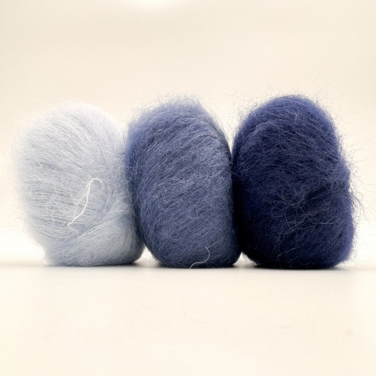 Mohair Sport garn i farven Baby Blue – Superkid Mohair og silke fra A Knitters World
