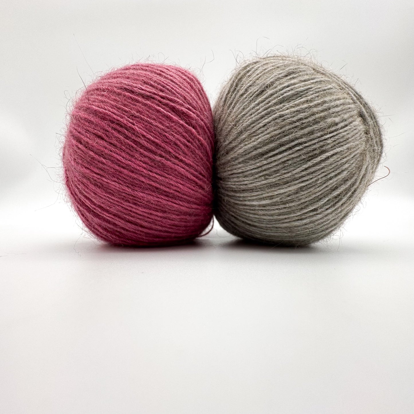 Possum garn i farven Koala Grey – AKW Skala A luksusgarn med cashmere og mulberry silke