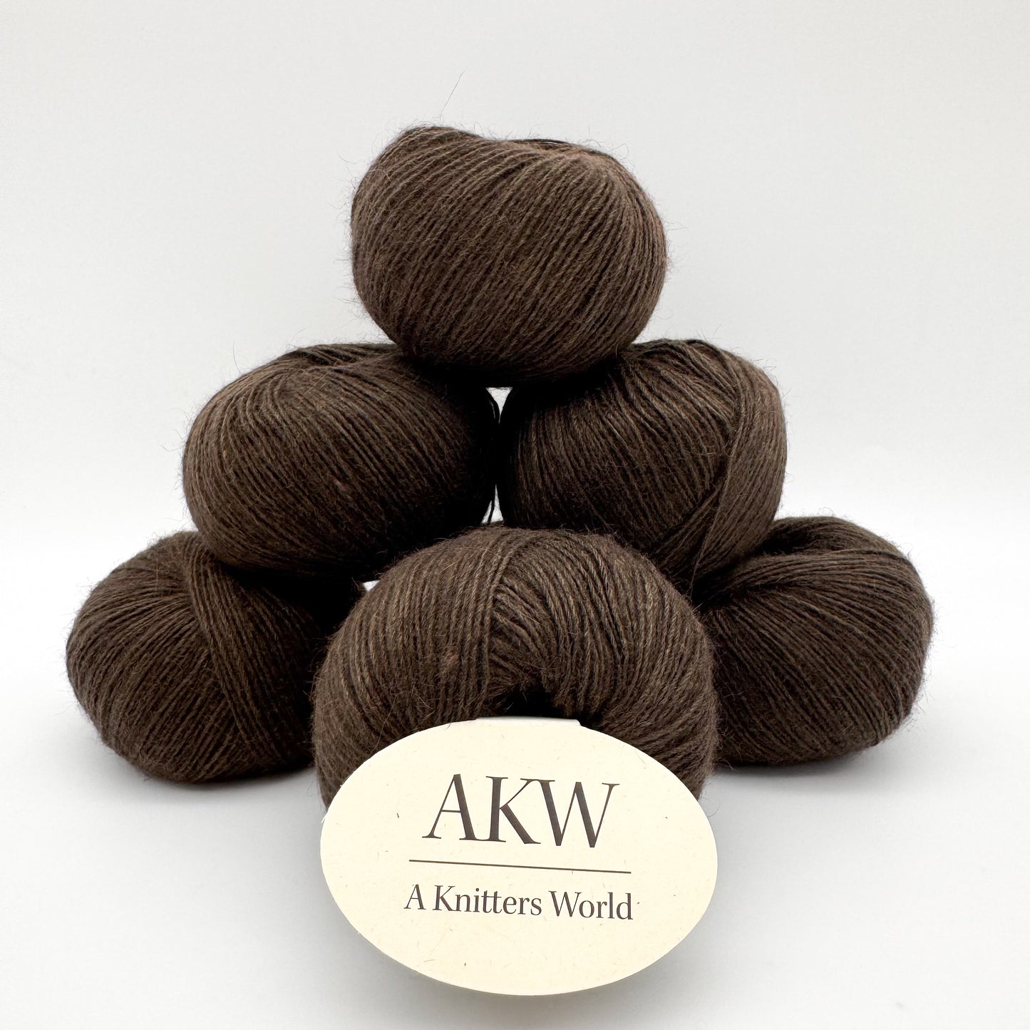 Possum garn i farven Coffee – AKW Skala A luksusgarn med cashmere og mulberry silke