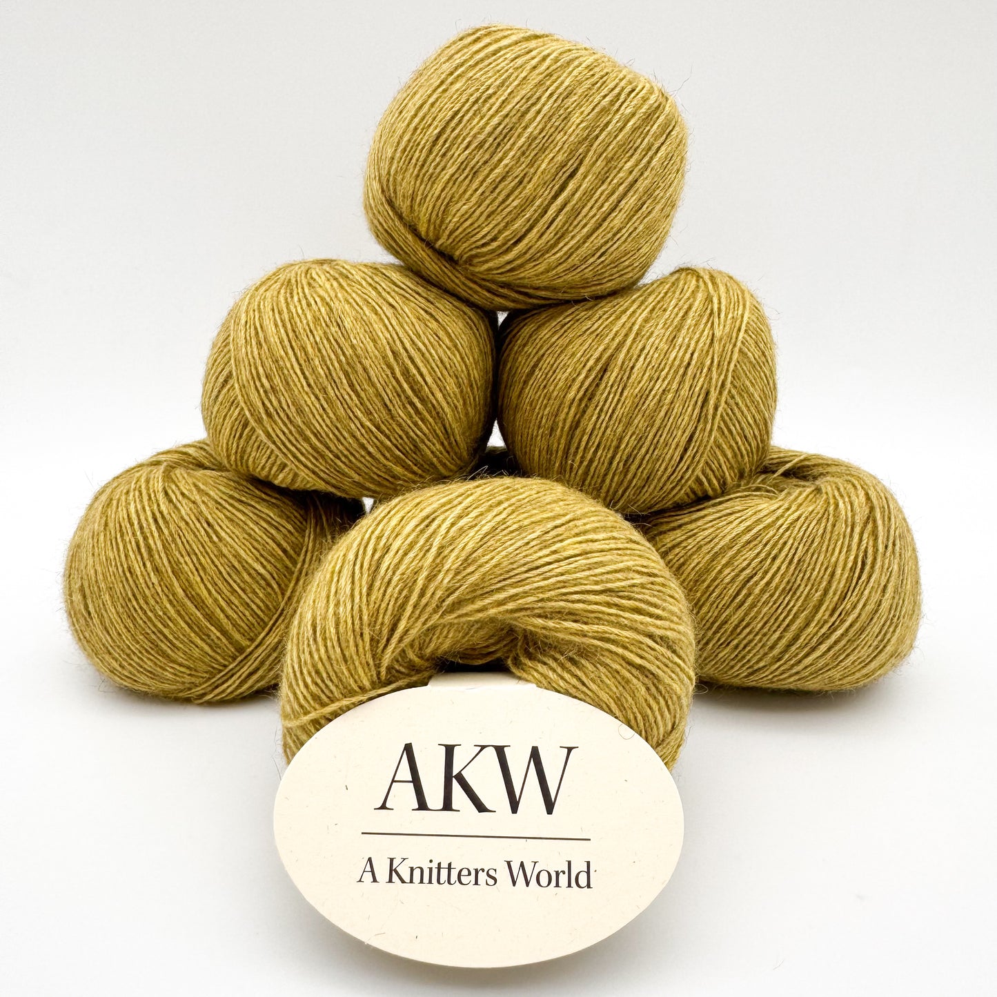 Possum garn i farven Lime Green – AKW Skala A luksusgarn med cashmere og mulberry silke