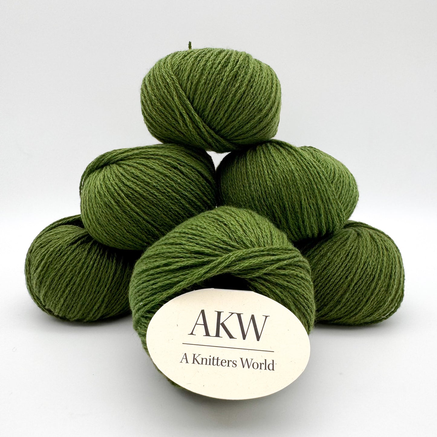 Cashmere garn i farven Forest Green – 100% Mongolian Cashmere, AKW Skala A fra A Knitters World