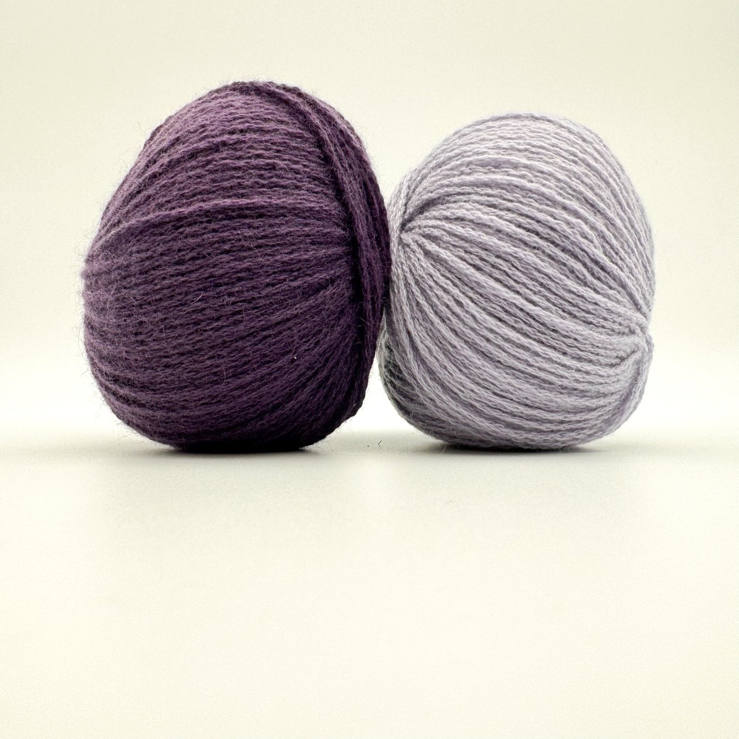 Cashmere garn i farven Lavender – 100% Mongolian Cashmere, AKW Skala A fra A Knitters World
