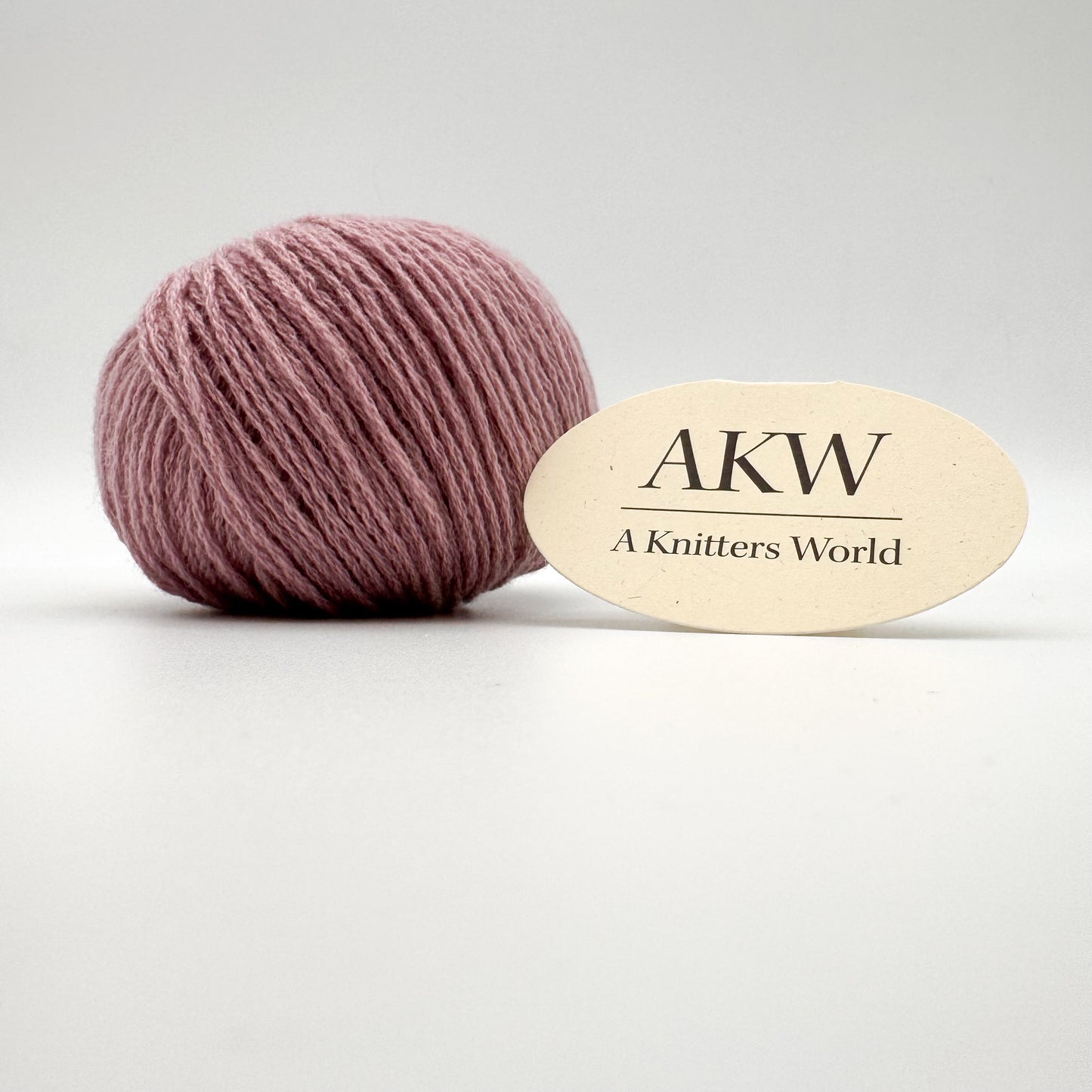 Cashmere garn i farven Dusty Rose – 100% Mongolian Cashmere, AKW Skala A fra A Knitters World